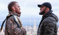 Махачев и Маддалена провели первую битву взглядов перед боем на UFC 322. Видео
