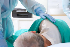 Назван идеальный возраст для первой колоноскопии