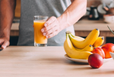 Этот фрукт полезно есть перед тренировкой — вот почему