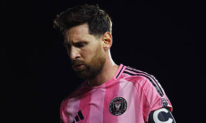 Лионель Месси заявил о неожиданном завершении карьеры