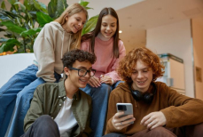 Почему молодых сотрудников-зумеров нужно постоянно хвалить