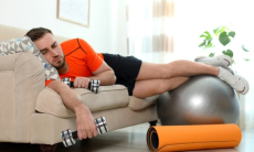 Почему по утрам так тяжело делать зарядку