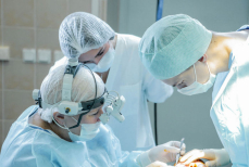 Врач назвал пластические операции, способные испортить внешность