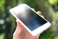 Как скрыть царапины на экране iPhone без дорогостоящего ремонта