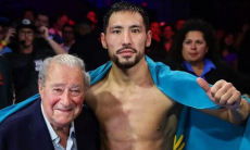 Промоутер Жанибека Алимханулы назвал лучшего боксёра за 60 лет