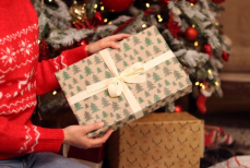 Как выбрать подарки на Новый год с помощью нейросетей