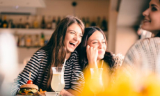 Стало известно, почему люди чувствуют одиночество даже при наличии друзей