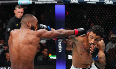 Топовый бой в весе Шавката Рахмонова на UFC 322 обернулся тяжелым нокаутом. Видео