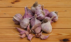 Какие у чеснока полезные свойства