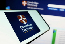 Кембриджский словарь назвал слово года