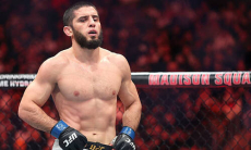 Топовый боец UFC готов отобрать титул Ислама Махачева