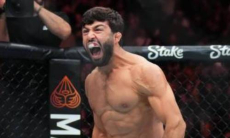 Арман Царукян «финишировал» Дэна Хукера