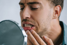 Названа неочевидная опасность зубного налета