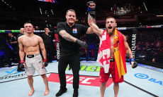 Опубликованы судейские записки боя казахстанца с Топурией в UFC