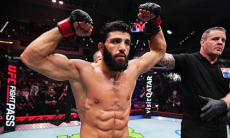 UFC принял решение по Арману Царукяну после вызова Илии Топурии