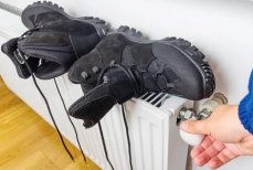 Как высушить обувь за десять минут без батареи и фена