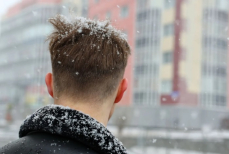 Одна безобидная зимняя привычка может спровоцировать облысение