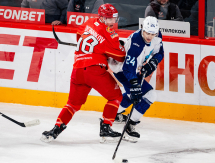 Фоторепортаж с матча КХЛ «Автомобилист» — «Барыс» 1:4