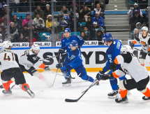 Фоторепортаж с матча КХЛ «Барыс» — «Амур» 1:4