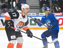 Фоторепортаж с матча КХЛ «Барыс» — «Амур» 1:4