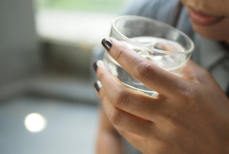 Любителей минералки предупредили о риске аритмии