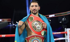 Во сколько начнется бой Жанибека Алимханулы за три титула чемпиона мира