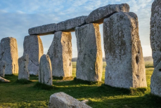 Учёные нашли затерянное ритуальное кольцо карьеров возле Стоунхенджа