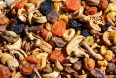 Диетолог рассказала, кому ни в коем случае нельзя есть сухофрукты