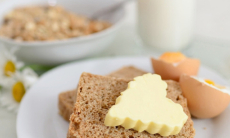 Хлеб и сливочное масло помогают восполнить дефицит витаминов