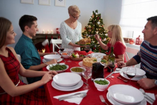 Названы запрещённые за новогодним столом темы