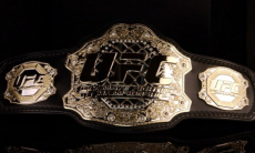 Названы сроки чемпионского боя казахстанца в UFC