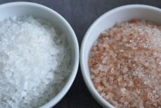 Эксперт назвала главное отличие морской соли от поваренной