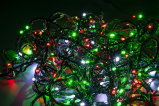 Какой новогодний декор уже не в тренде — его пора отправить «на пенсию»