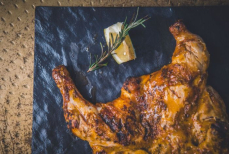 Нутрициолог раскрыл топ-3 опасных для фигуры и ЖКТ новогодних блюд