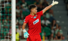 Шерхан Калмурза дважды «обманул» фаната и получил ответку. Видео