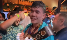 Появилось видео эмоций Аблайхана Жусупова после первого «золота» в чемпионатах мира