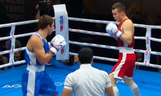 Тремя нокдаунами и отказом обернулся бой казаха за «золото» ЧМ-2025 по боксу 