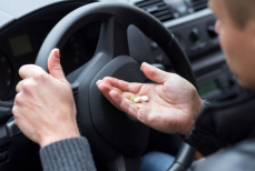 Названы две ошибки пожилых при употреблении лекарств, которые могут привести к госпитализации