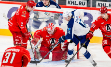 Фоторепортаж с матча КХЛ «Автомобилист» — «Барыс» 1:4