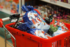 Родителям на заметку — как не навредить ребенку сладким подарком