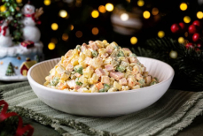 Сколько можно хранить оливье, чтобы не отравиться