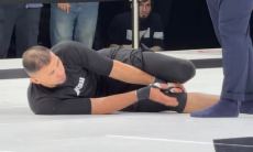 «Иногда жизнь снова тебя ломает». Казахский боец отреагировал на страшную травму