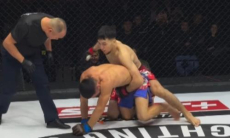 Казахстанский боец нокаутировал непобеждённого узбекистанца за секунды до гонга. Видео