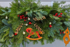 Врач напомнил о скрытой опасности новогодней елки в доме