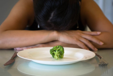 От сырого мяса до газировки — самые странные диеты чемпионов