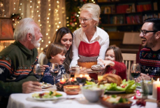 Названа главная ошибка за новогодним столом