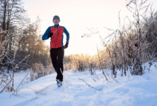 Какие физические нагрузки оптимальны для сердца и сосудов зимой
