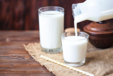 Сомнолог назвала продукты, улучшающие сон