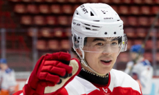 Европейский клуб принял решение по хоккеисту из Казахстана