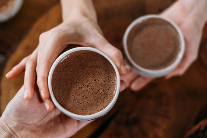 Терапевт рассказал о неожиданной опасности популярного зимнего напитка